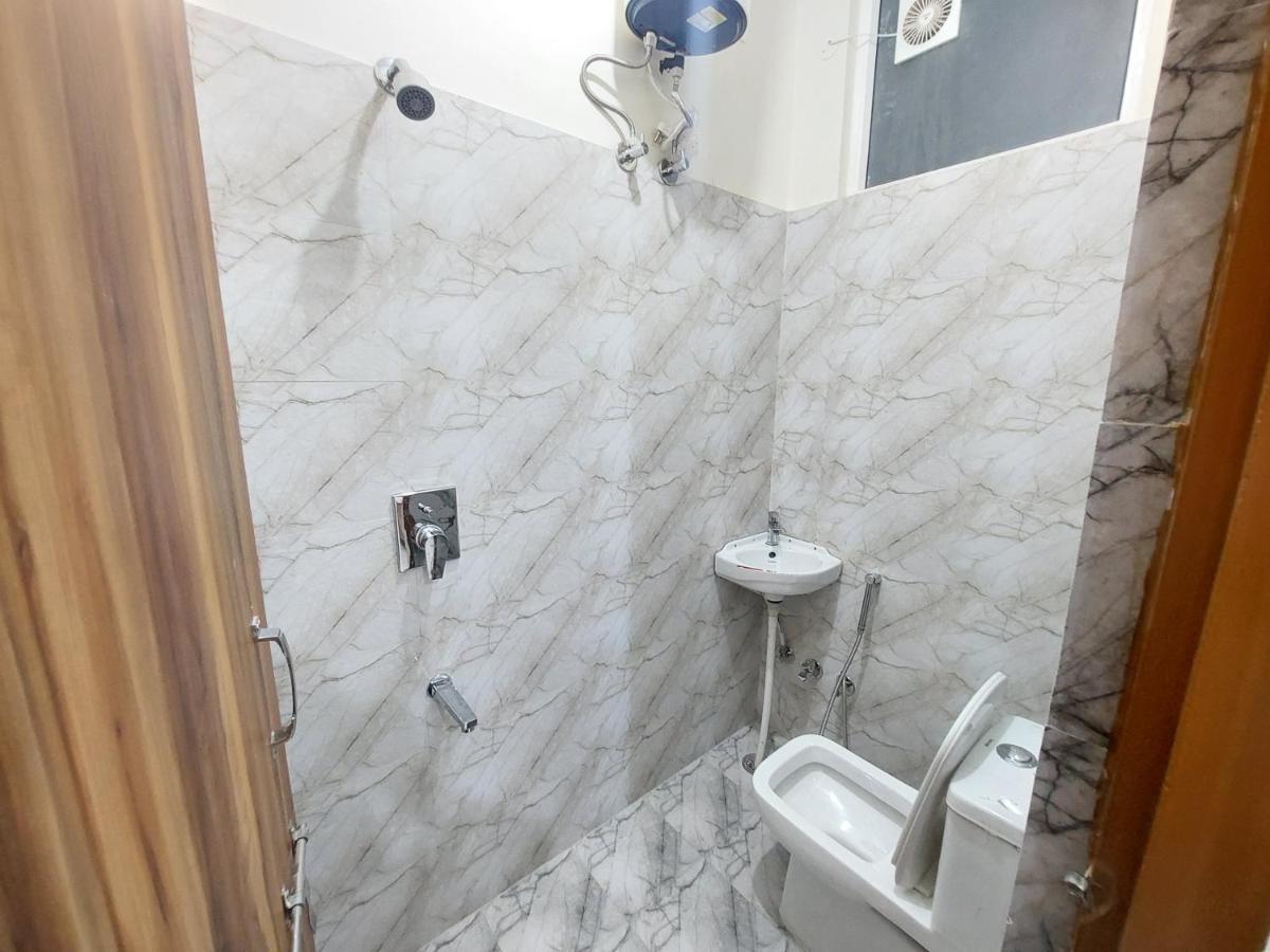 Deluxe Double Room (2 Adults + 1 Child)